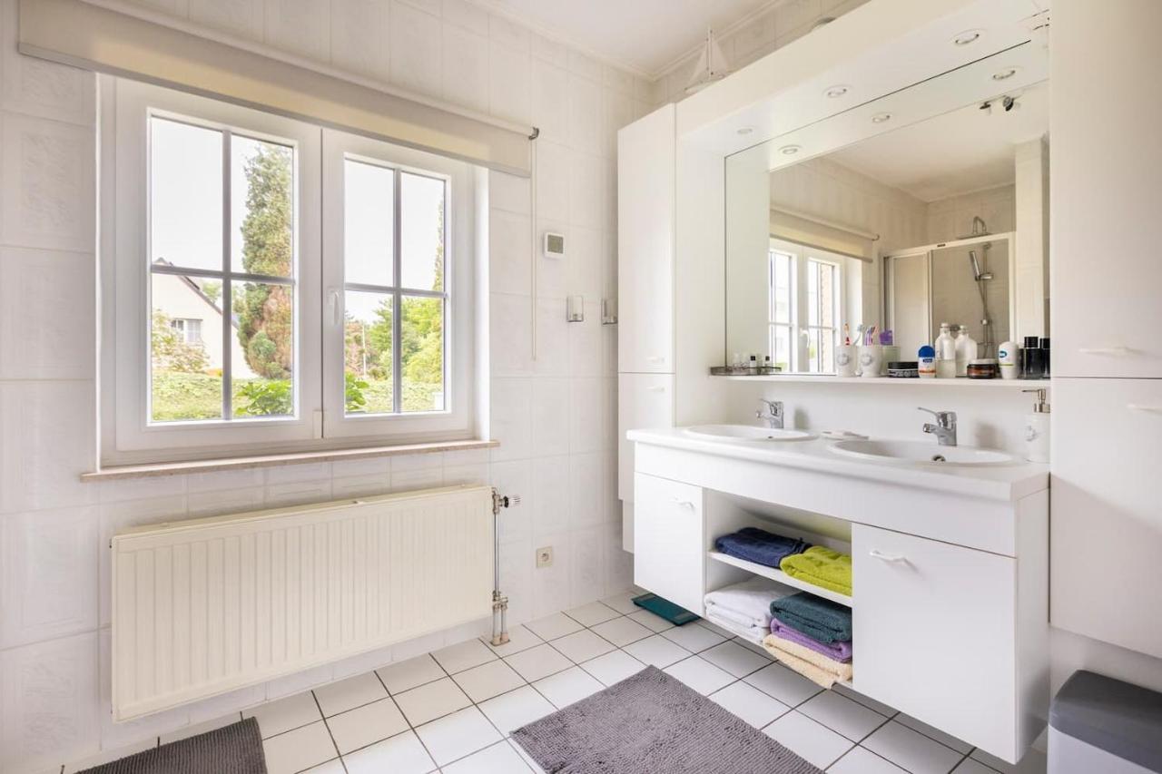 B&B La Villa Orchidees, Breakfast Included Bassenge Exterior foto