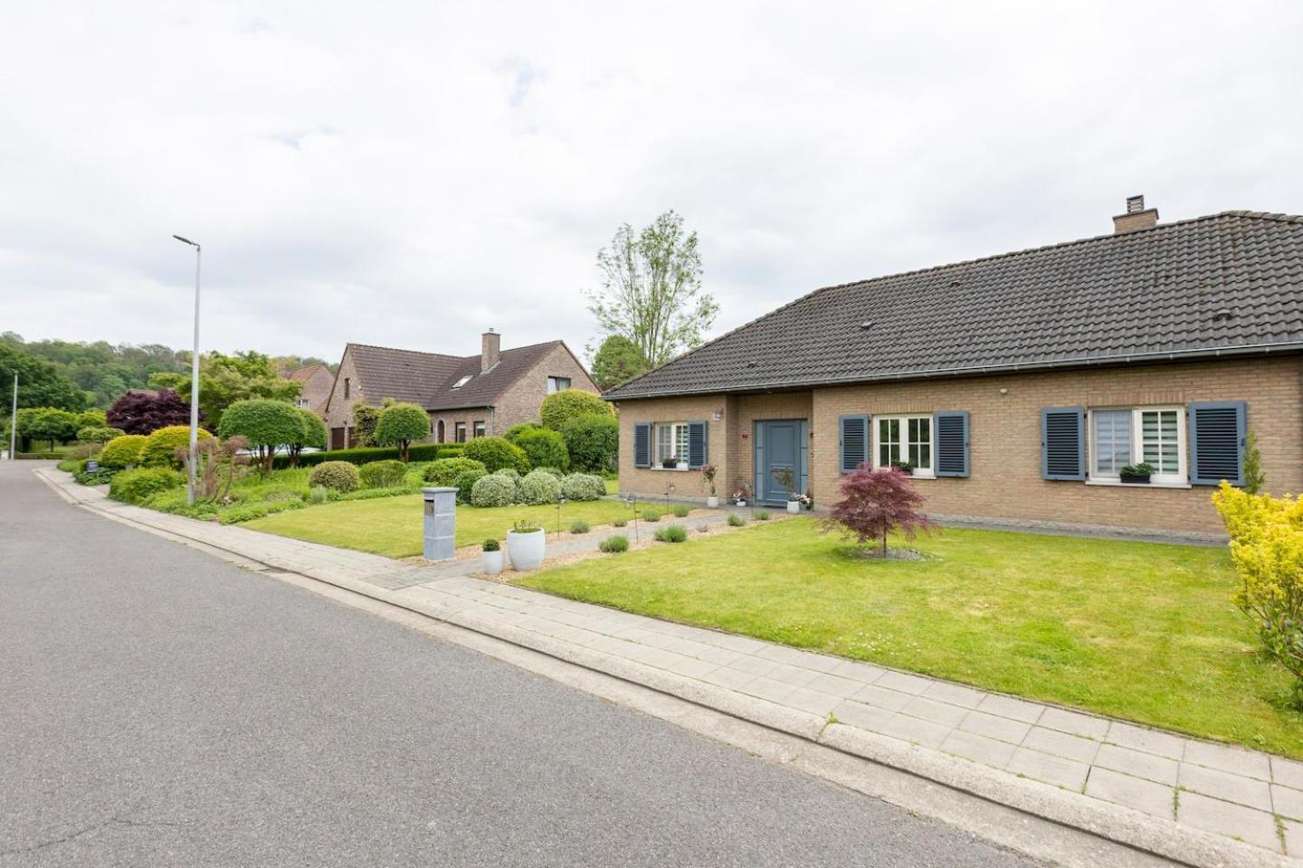 B&B La Villa Orchidees, Breakfast Included Bassenge Exterior foto